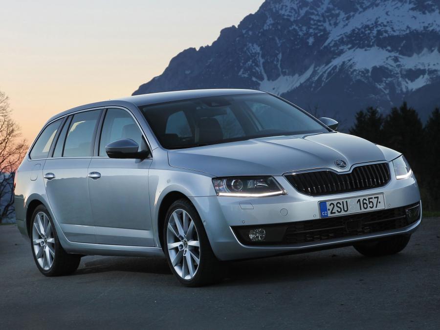  Skoda Octavia Combi 4x4 2013 года  (фото 16 из 23)